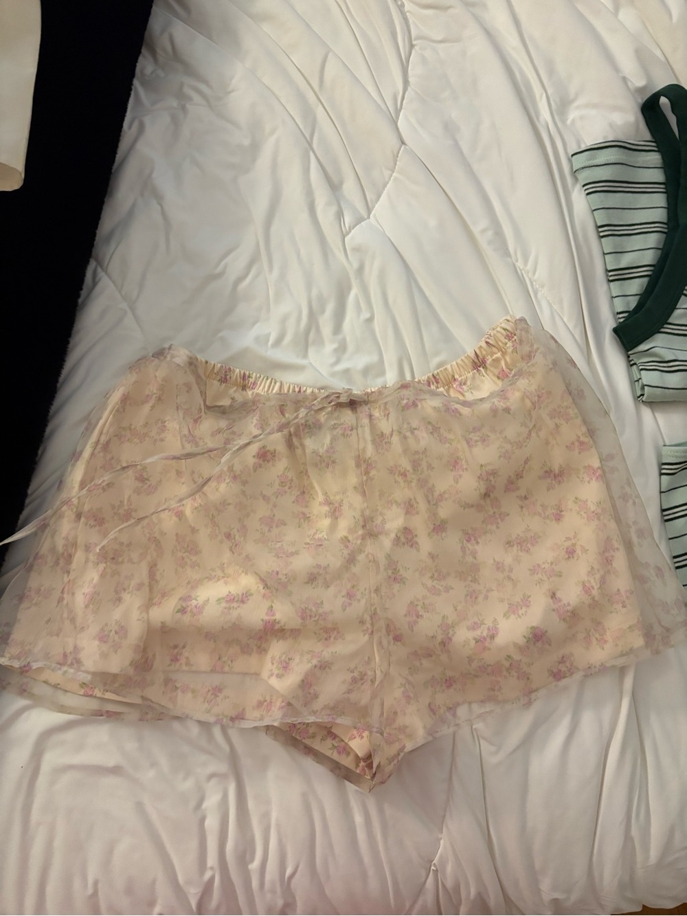 Floral Mini Short - Cream Pink
